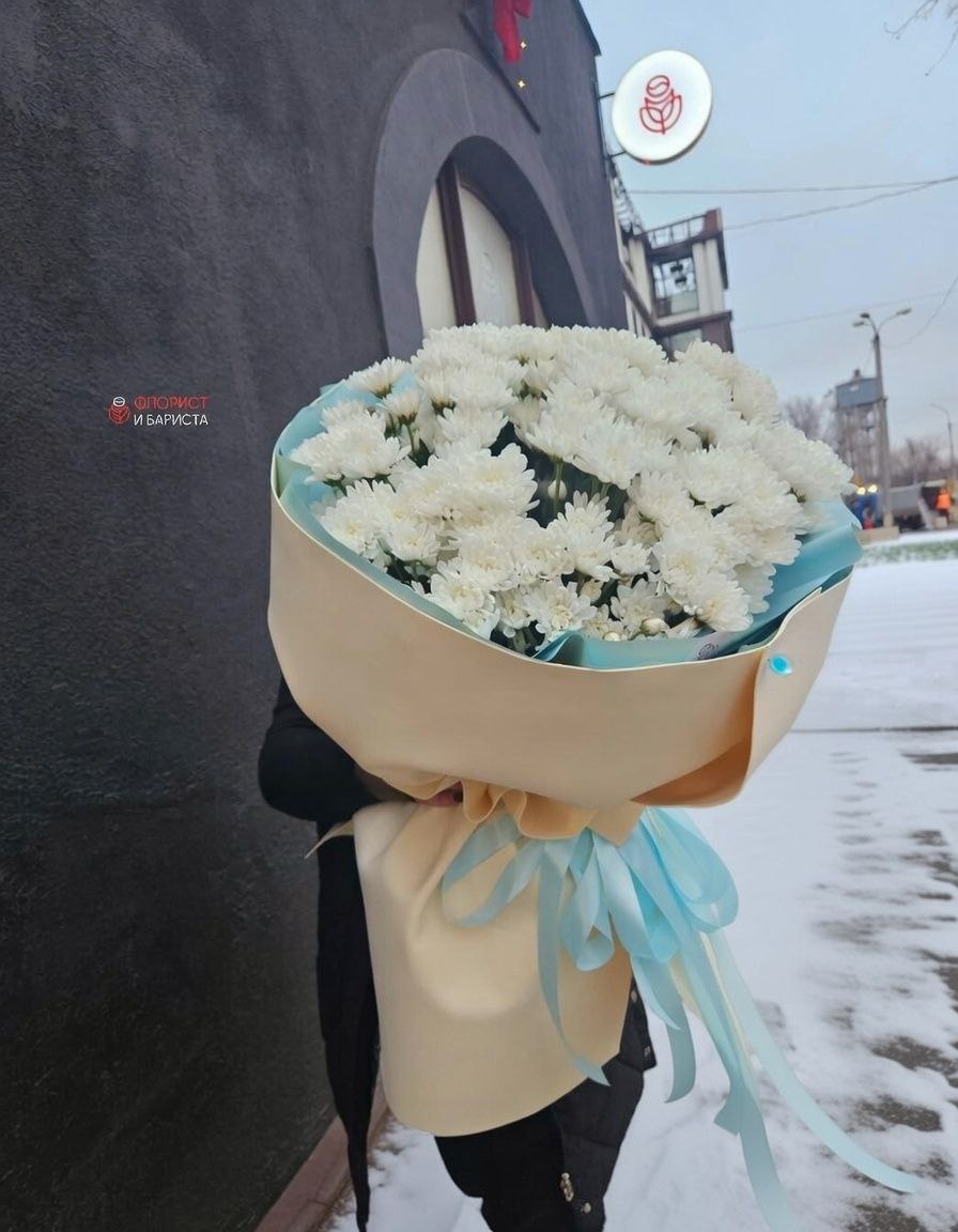 Букет из 15 веток ассорти кустовых роз — изображение 4
